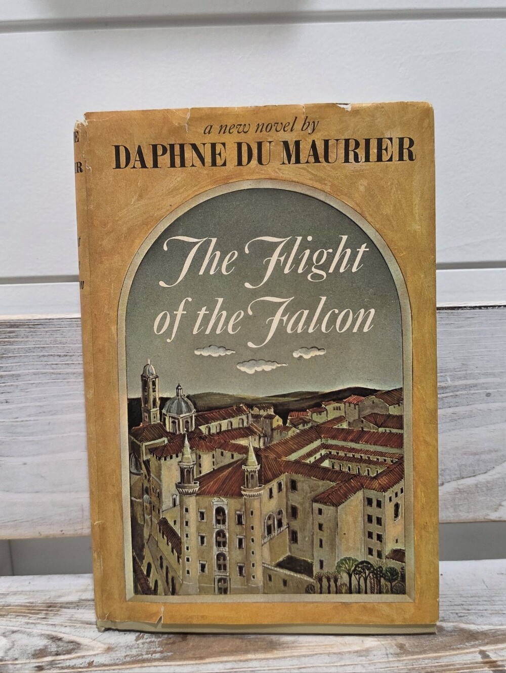 1965 Hardcover of The Flight of the Falcon By Daphne Du Maurier